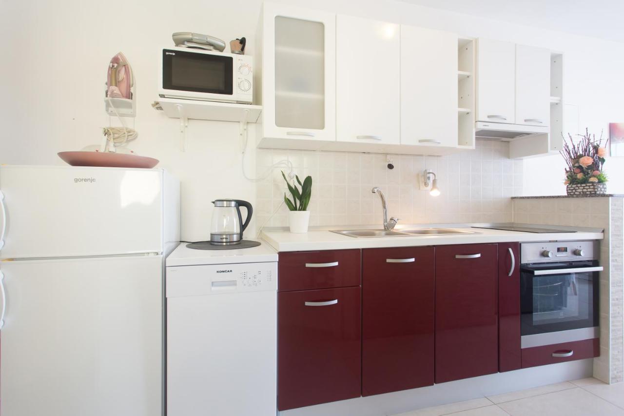 Apartments Bandic - 30 Meters To The Beach Trogir Dış mekan fotoğraf